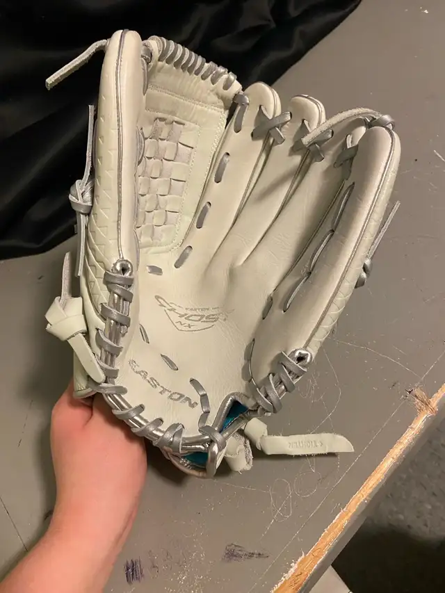 Easton ghost Fastoitch glove - Photo 2