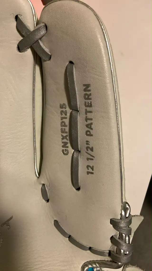 Easton ghost Fastoitch glove - Photo 4