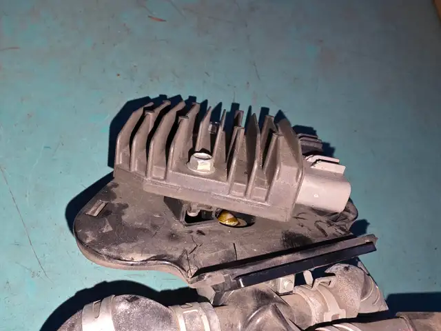 2007-2008 Yamaha R1 1D7-81960-01-00RECTIFIER & REGULATOR ASSY - Photo 5