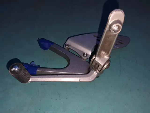 2007 Yamaha R1 Riders Foot Pegs Brackets Gear Shifter Rear Sets - Photo 3