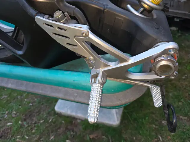 2007 Yamaha R1 Riders Foot Pegs Brackets Gear Shifter Rear Sets - Photo 6