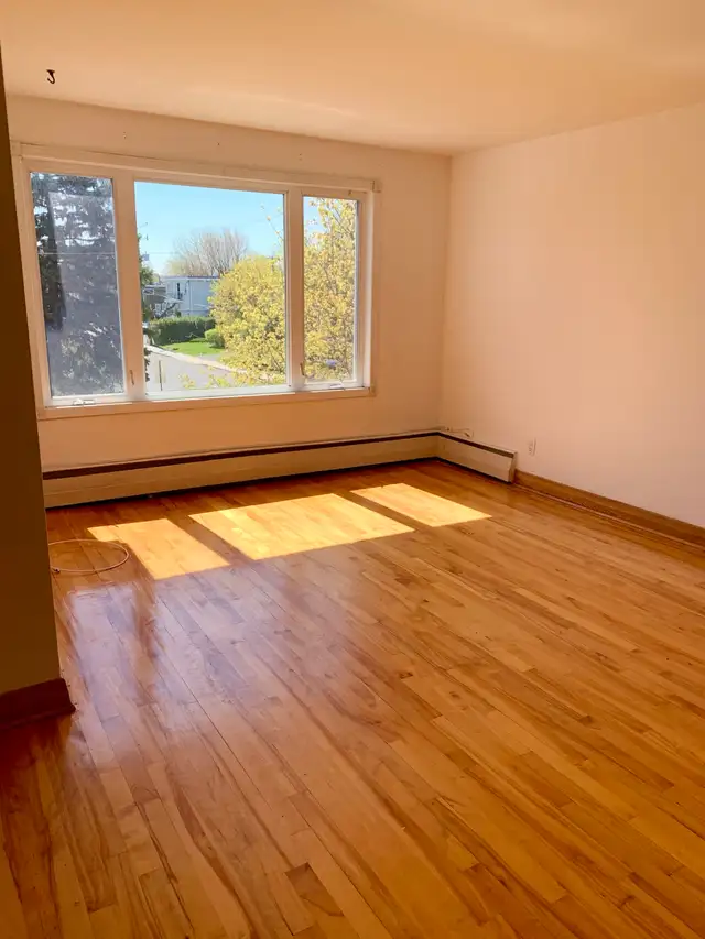 Brossard à louer-5½ rénové au dernier étage-lumineux et propre