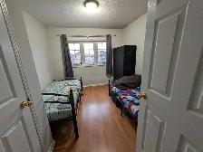 Room for rent in Mississauga (private/sharing)