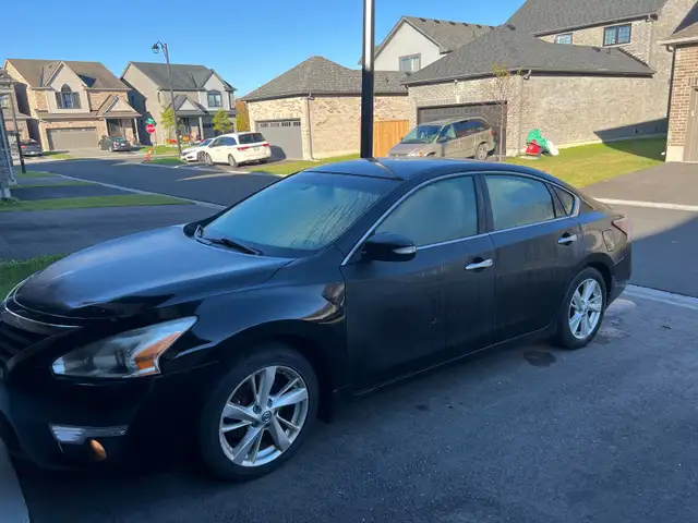 Nissan Altima - Photo 5