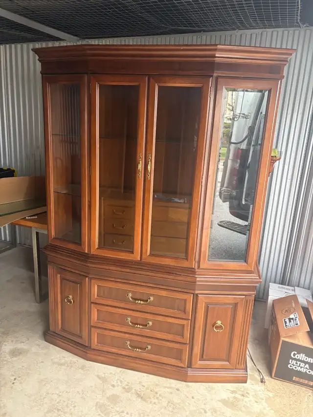 Free delivery used Wooden China Cabinet with Glass Doors