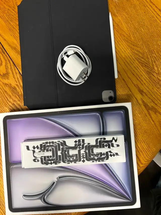 Like-New iPad Air and access - Photo 4