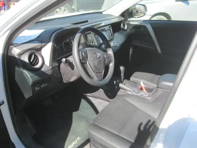 AUCTION - 2018 TOYOTA RAV4 LE - ONLINE - SATURDAY, APR 25 - 8 AM - Photo 5