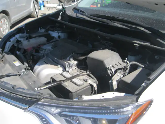 AUCTION - 2018 TOYOTA RAV4 LE - ONLINE - SATURDAY, APR 25 - 8 AM - Photo 14