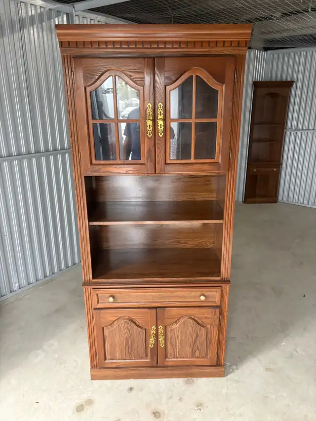 Free delivery used Solid Wood China Cabinet with Glass Doors
