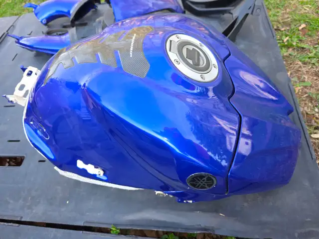 2007-2008 Yamaha R1 Gas Tank 4C8-YK241-00-P0 FUEL TANK COMP - Photo 4