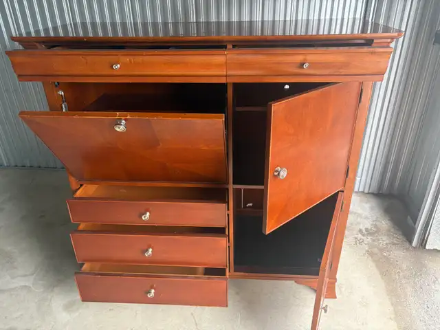 Free delivery used Liz Claiborne Home Wood Cabinet with Drawers - Photo 4