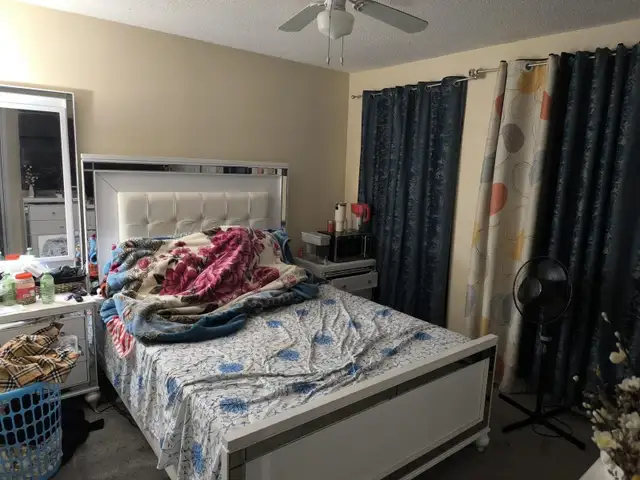 Master bedroom with attached washroom - Photo 9