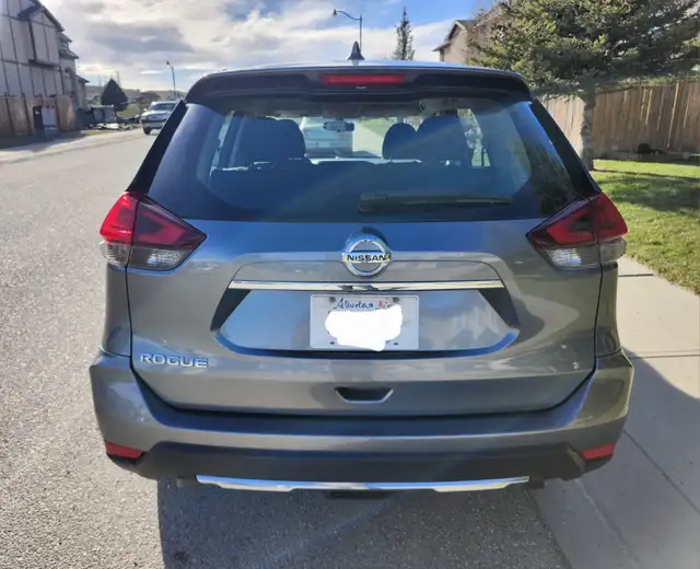 2018 Nissan Rogue - Photo 2