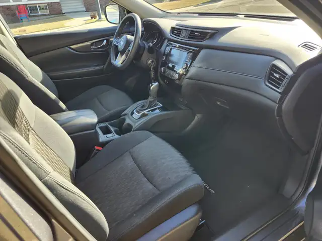 2018 Nissan Rogue - Photo 3