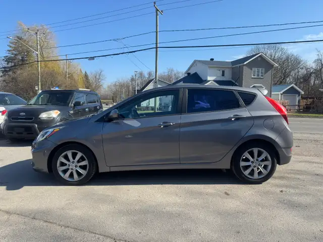 2014 Hyundai Accent GL - Photo 2