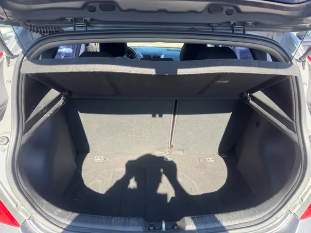 2014 Hyundai Accent GL - Photo 9