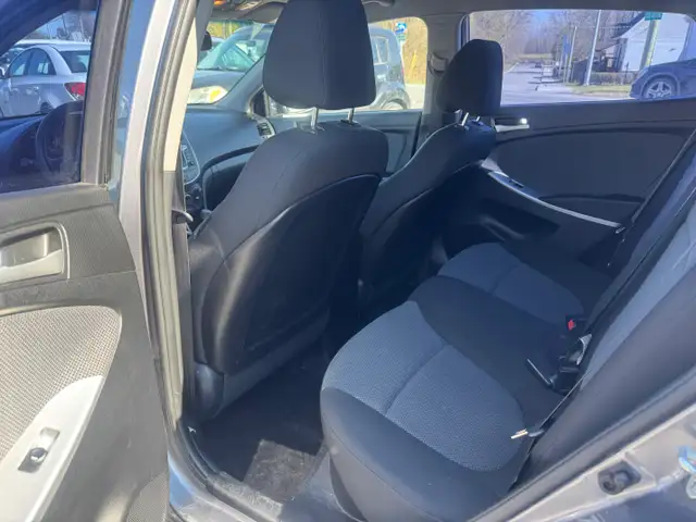 2014 Hyundai Accent GL - Photo 10