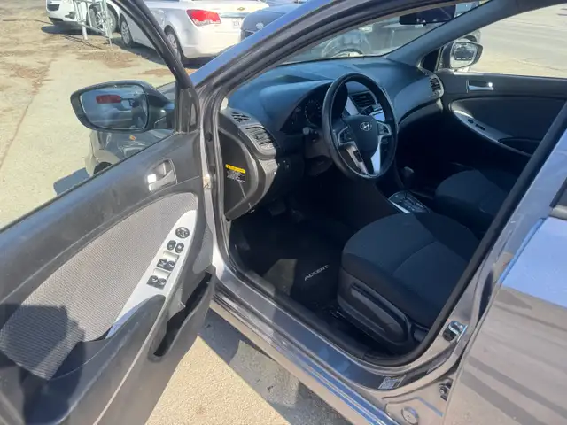 2014 Hyundai Accent GL - Photo 17