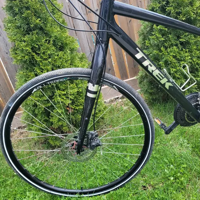 Trek Verve 1 Hybrid bike With Disc Brakes - Photo 7