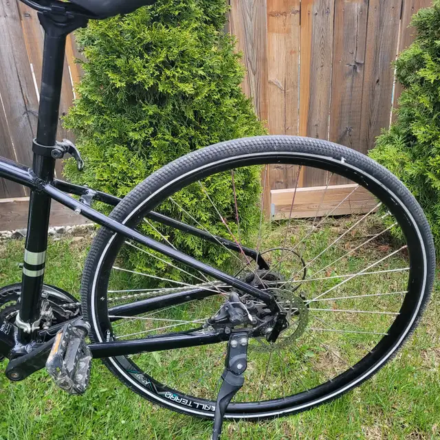 Trek Verve 1 Hybrid bike With Disc Brakes - Photo 8