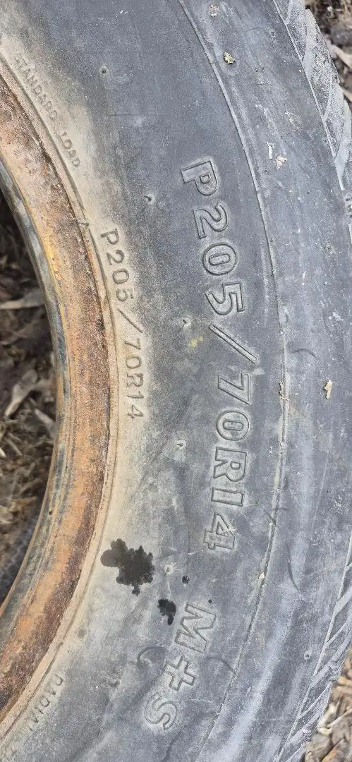 TIRES USED - 1 205/70R15   -- 2 205/70R14 - FREE - Photo 5