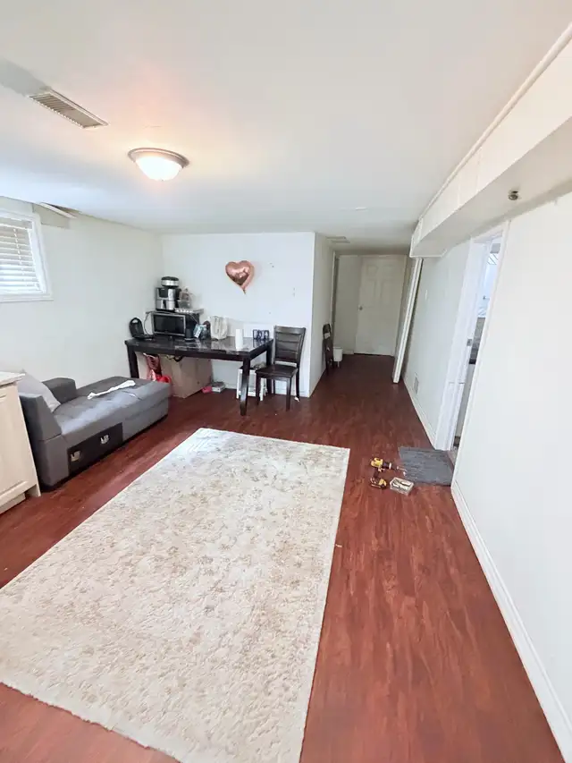 room For Rent - Photo 2