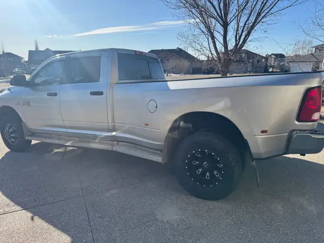 Ram 3500 dually - Photo 2