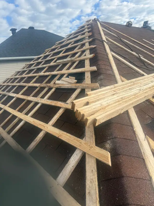 metal and asphalt roofing labour and installer. - Photo 2