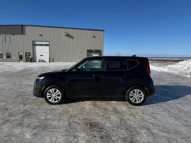 2022 Kia Soul LX - Photo 4