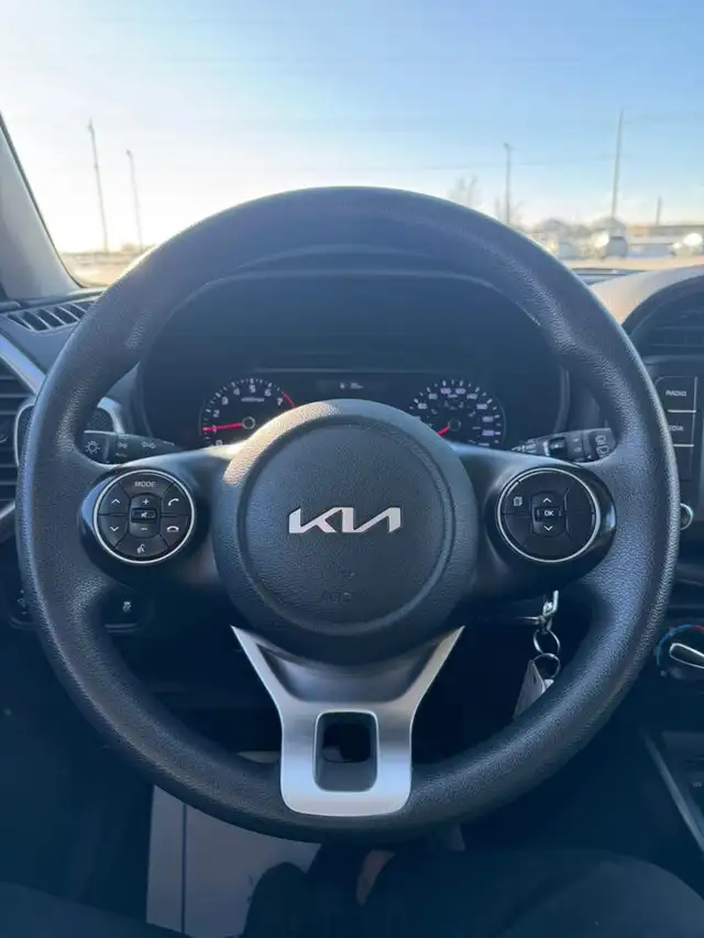 2022 Kia Soul LX - Photo 8
