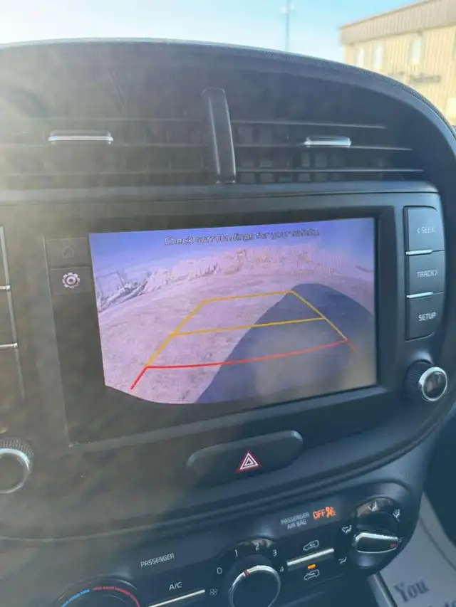 2022 Kia Soul LX - Photo 9