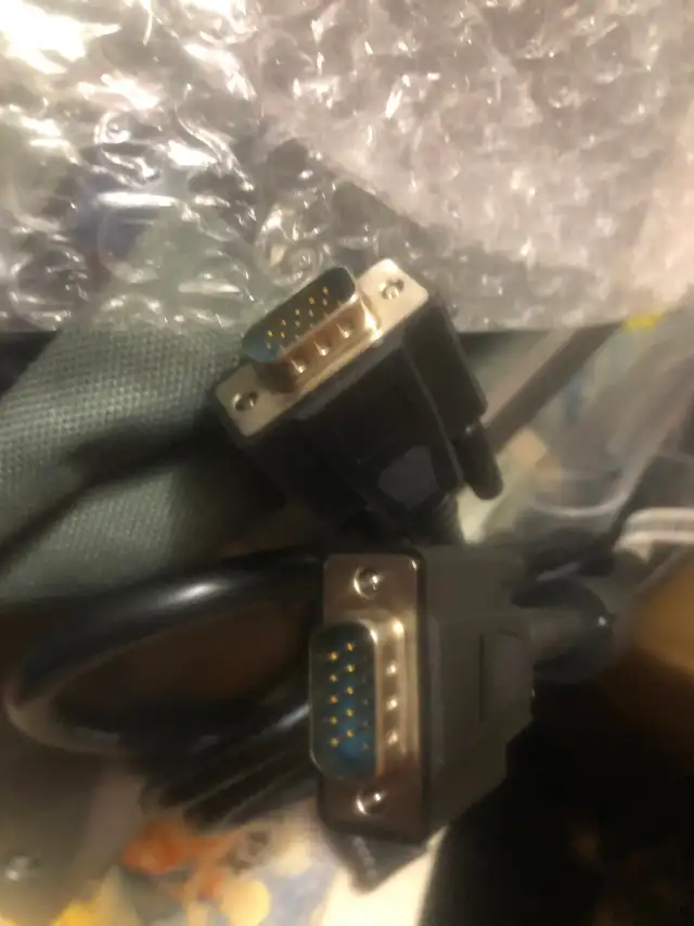 4 meters Long VGA cables for sale $5 (brand new) - Photo 8