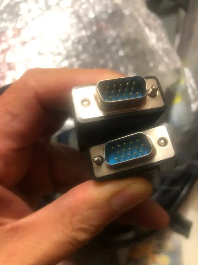 4 meters Long VGA cables for sale $5 (brand new) - Photo 9