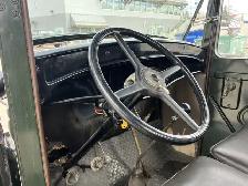 1932 all-steel Ford BB One-Tonne Flatbed - Exceptional Condition - Photo 3