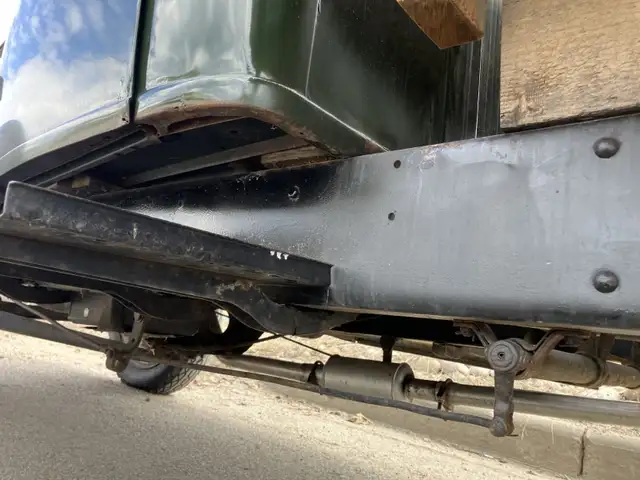 1932 all-steel Ford BB One-Tonne Flatbed - Exceptional Condition - Photo 8