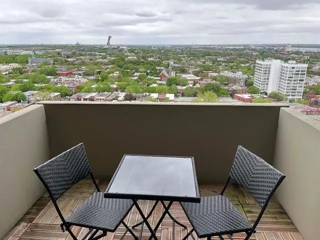 Plateau Mont-Royal, furnished 1-bedroom, 20th floor, pool & gym - Photo 9