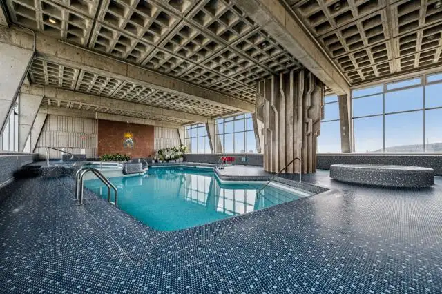 Plateau Mont-Royal, furnished 1-bedroom, 20th floor, pool & gym - Photo 10