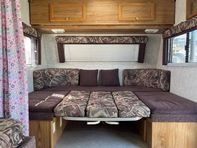 Travel Trailer - Photo 4