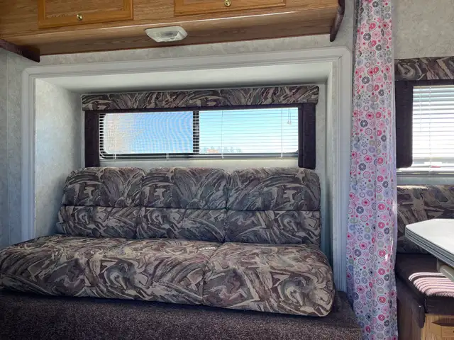Travel Trailer - Photo 5