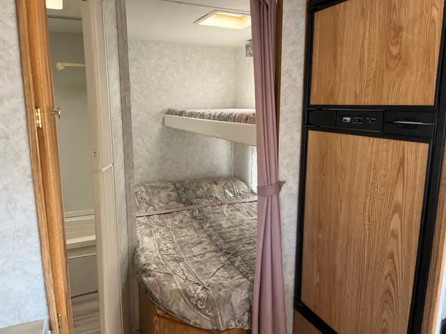 Travel Trailer - Photo 9