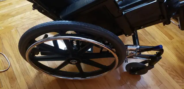 Wheelchair - Photo 4