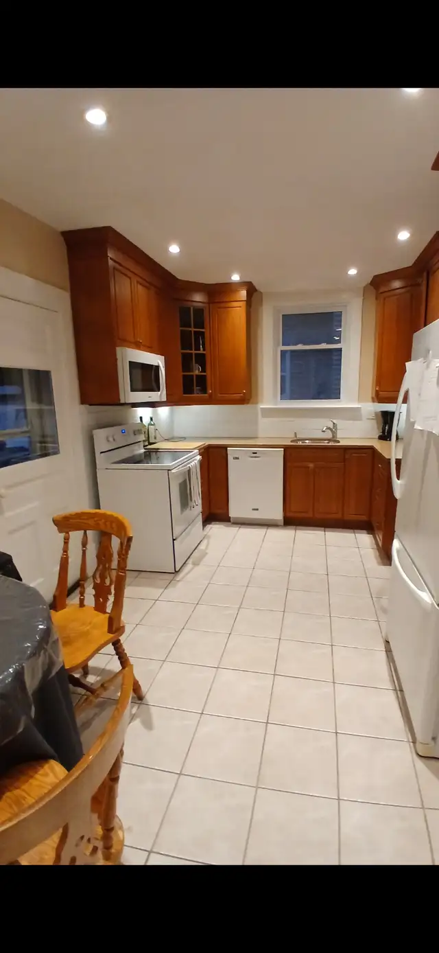 Very large one bedroom fully furnished. - Photo 2