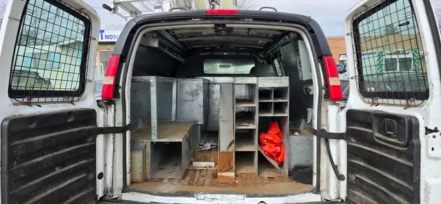 2009 Chevrolet Express Cargo Van - Cummins Generator - shelving - Photo 6