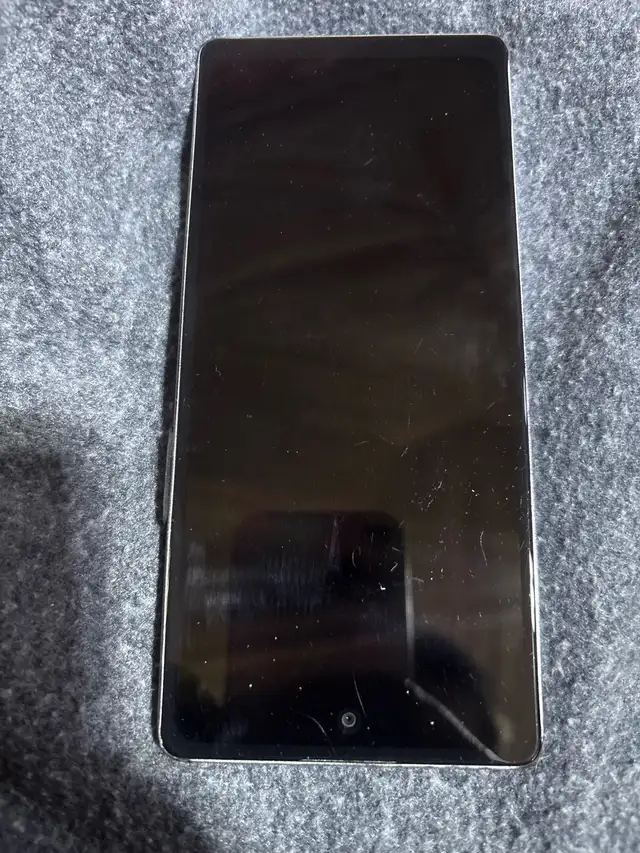 like new Samsung s25 ultra only 1200