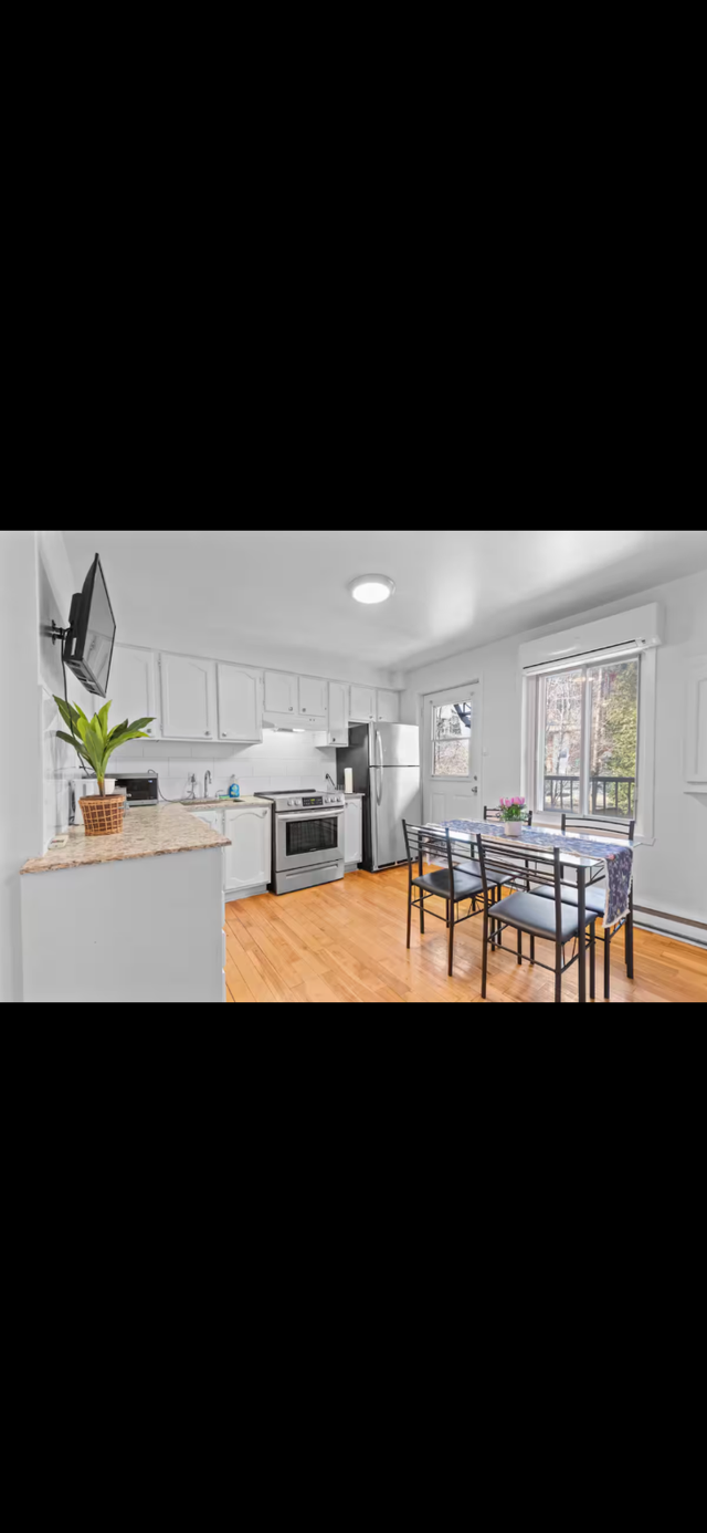 3 bedrooms furnished next to Metro Lionel-Groulx DT and Atwater - Photo 6