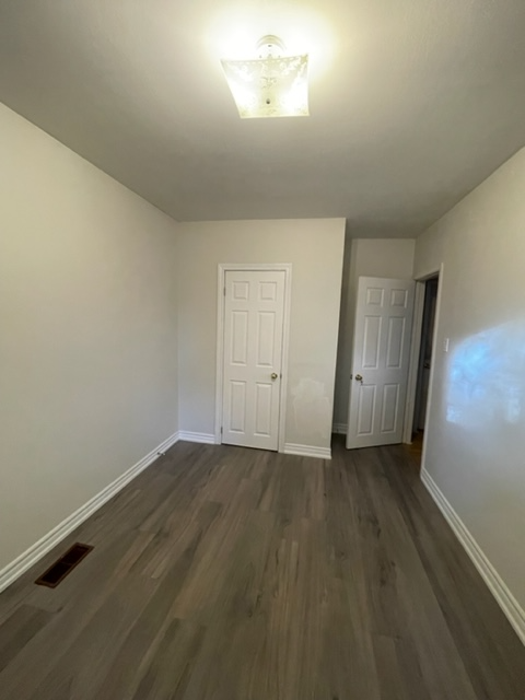 Private room for rent on main floor midtown Aurora with parking - Photo 2