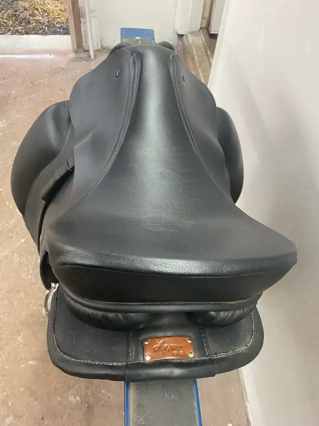 15.5" Ansur treeless dressage saddle - Photo 5