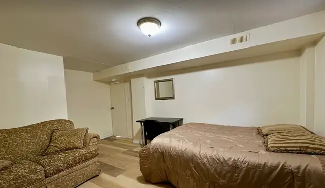 Furnished large bright room Single male $890 m all utilities - Photo 5