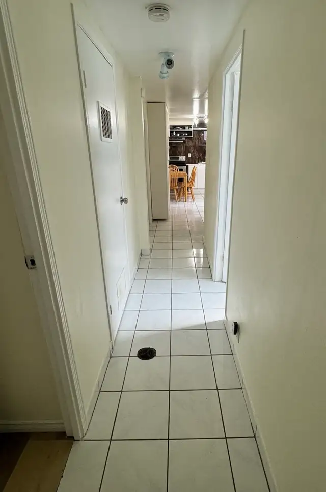 Furnished large bright room Single male $890 m all utilities - Photo 6