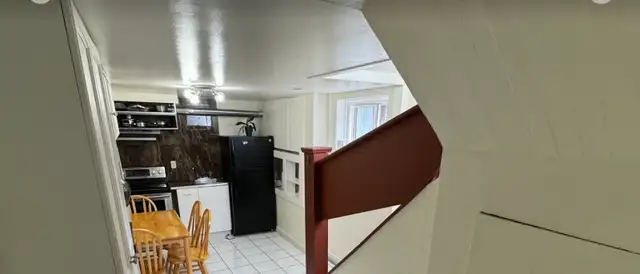 Furnished large bright room Single male $890 m all utilities - Photo 7